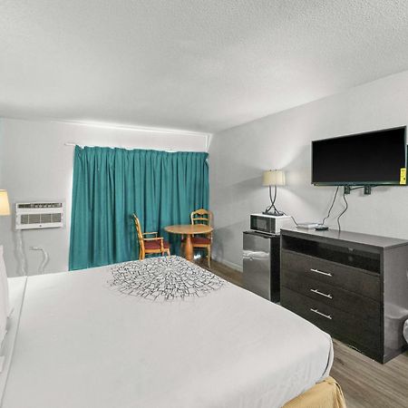 Executive Inn Rusk エクステリア 写真