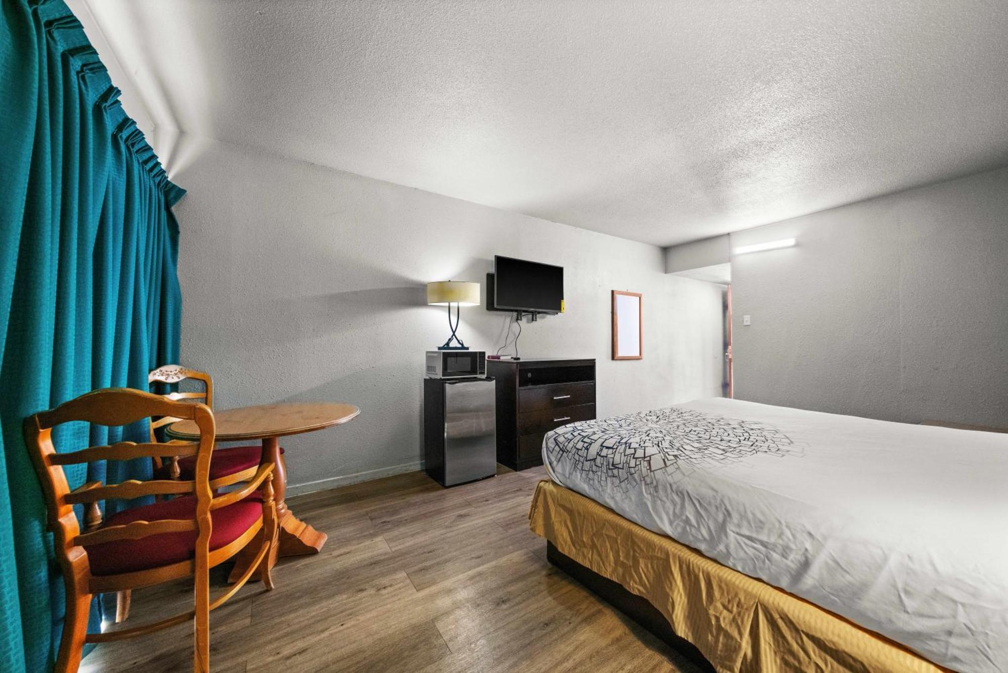 Executive Inn Rusk エクステリア 写真