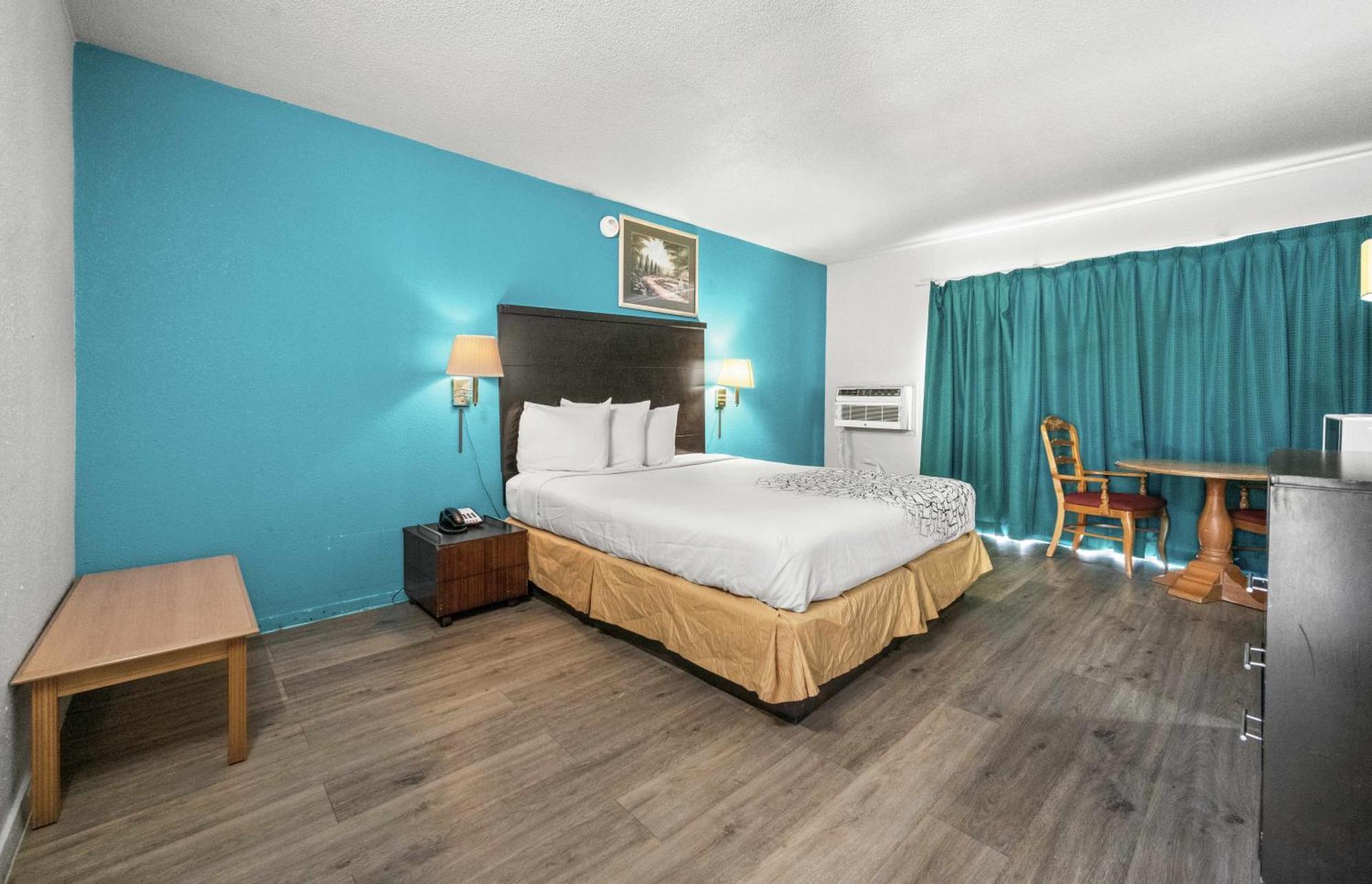 Executive Inn Rusk エクステリア 写真