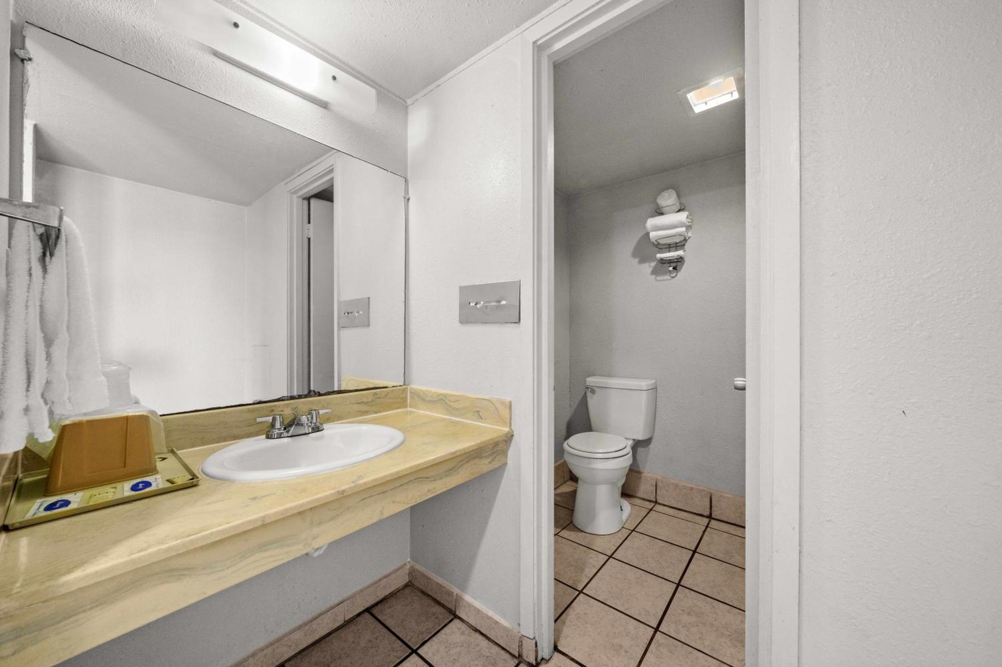 Executive Inn Rusk エクステリア 写真